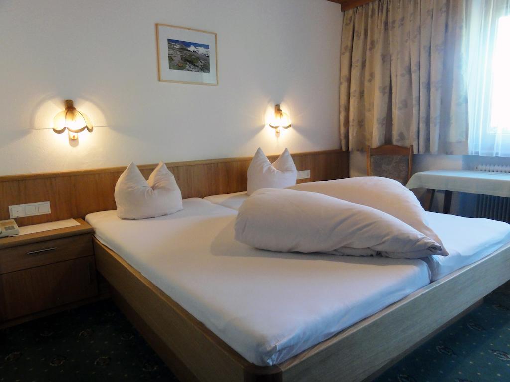 Gaestehaus Alpenland Тукс Номер фото