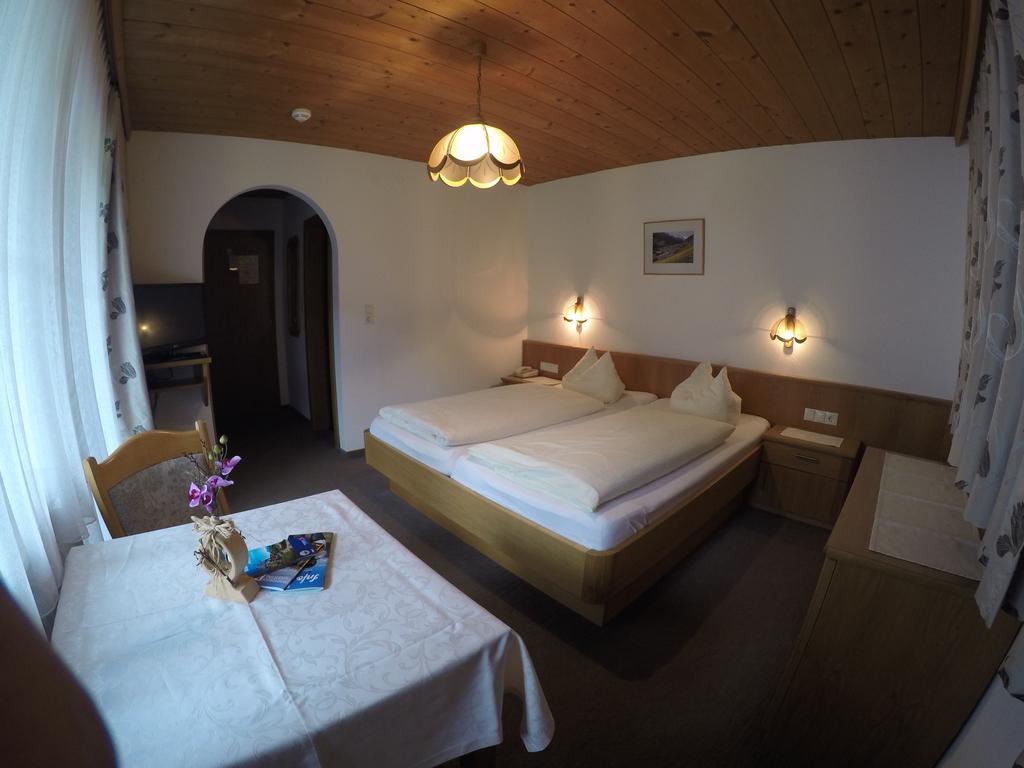 Gaestehaus Alpenland Тукс Екстер'єр фото